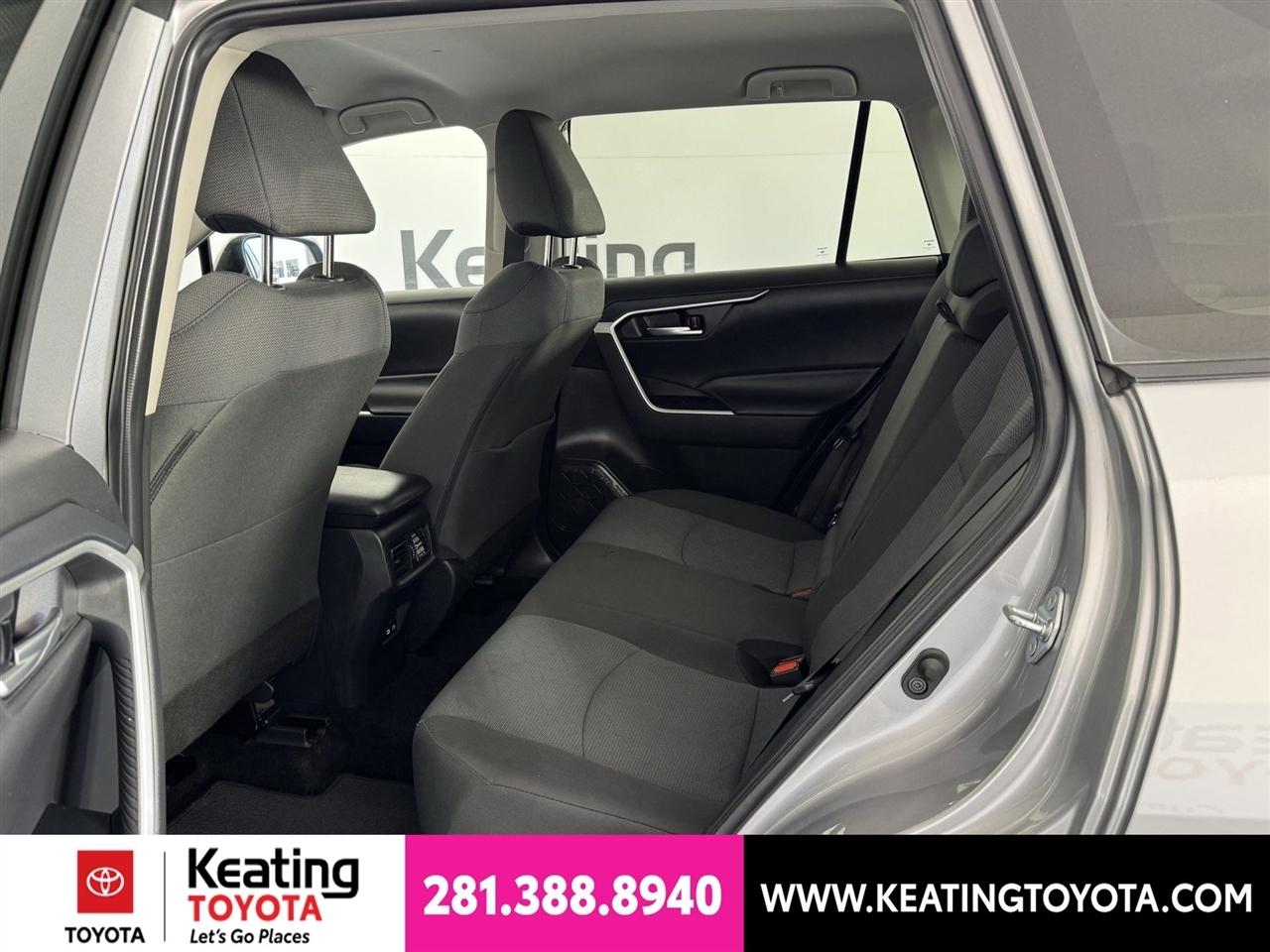Toyota RAV4 XLE 2025