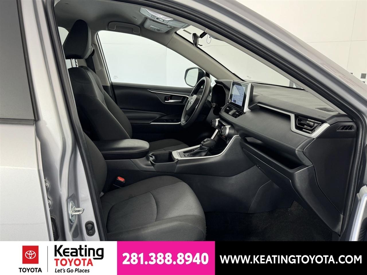 Toyota RAV4 XLE 2025