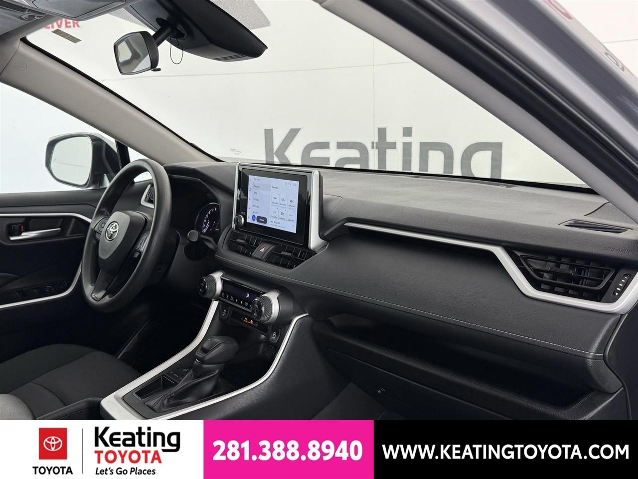Toyota RAV4 XLE 2025