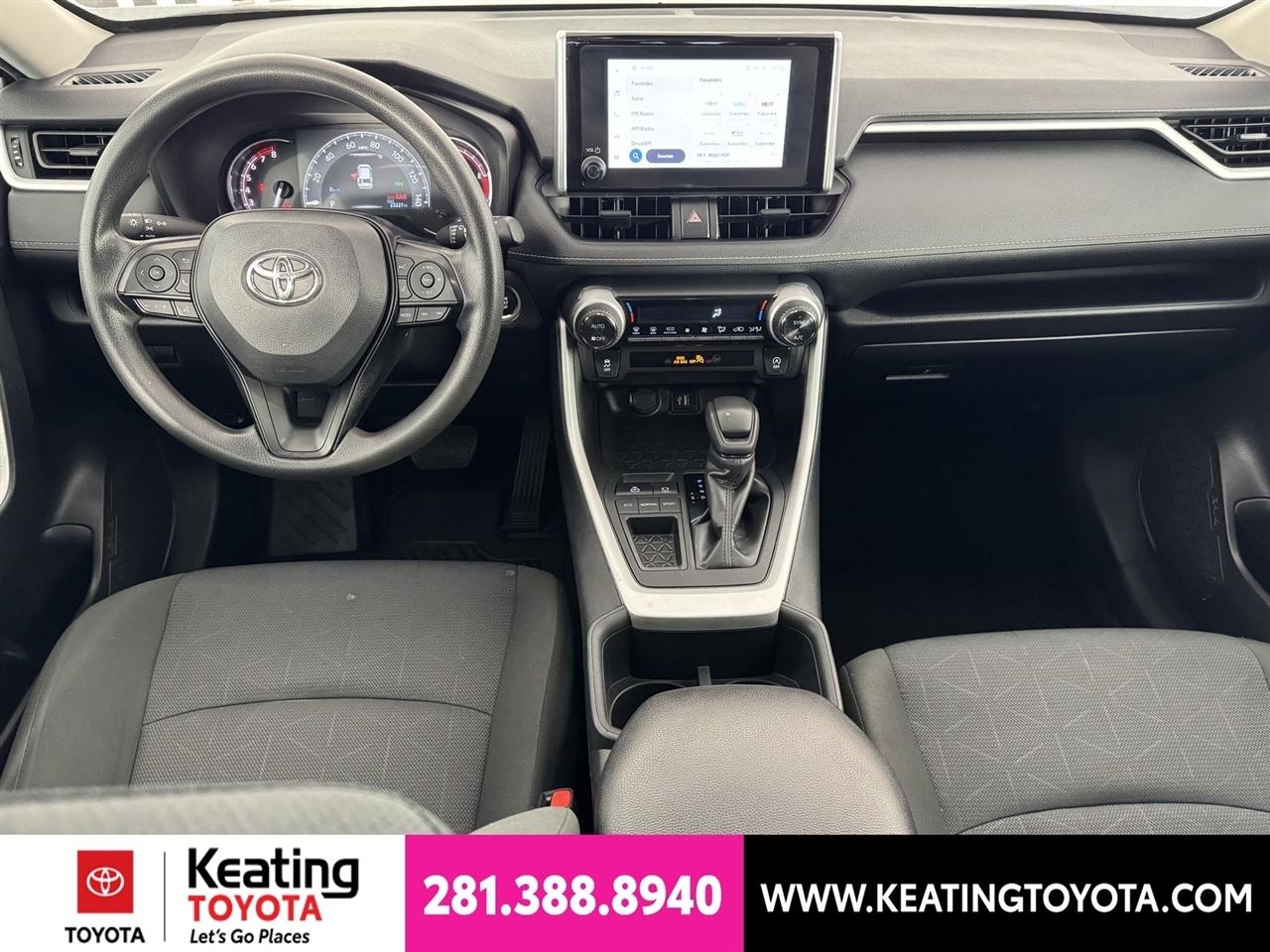 Toyota RAV4 XLE 2025