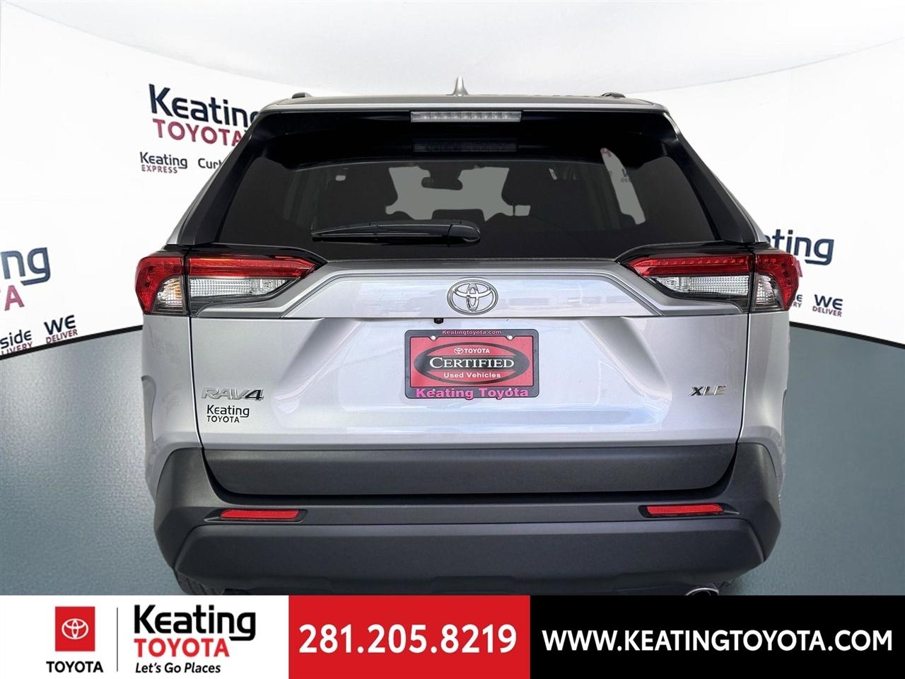 Toyota RAV4 XLE 2025