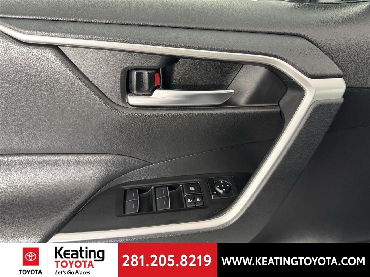 Toyota RAV4 XLE 2025