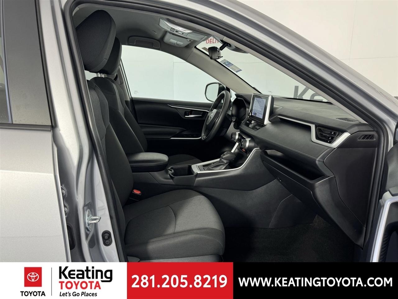 Toyota RAV4 XLE 2025