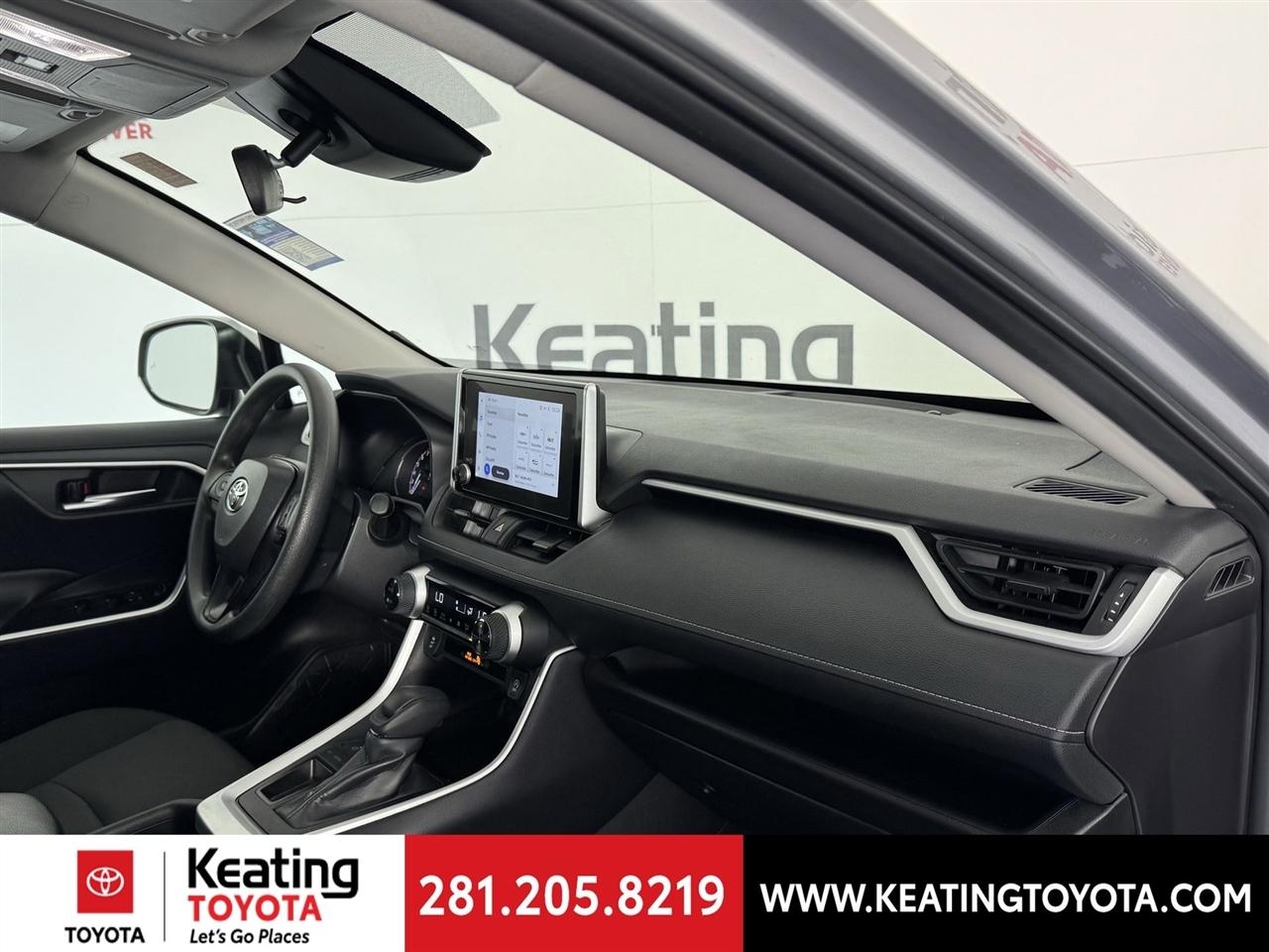 Toyota RAV4 XLE 2025