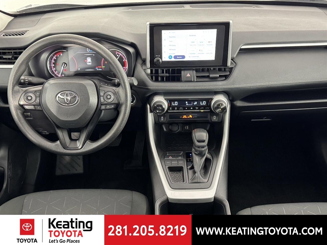 Toyota RAV4 XLE 2025