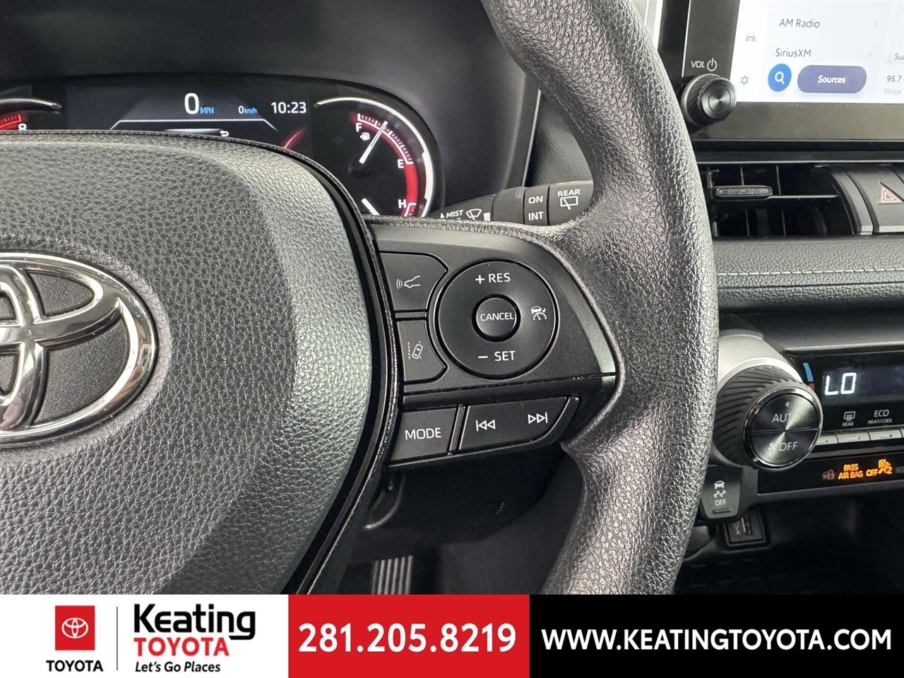 Toyota RAV4 XLE 2025