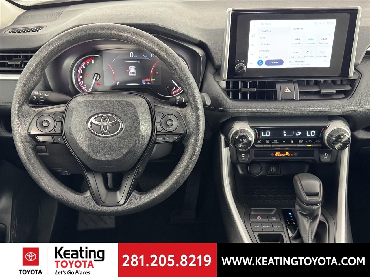 Toyota RAV4 XLE 2025