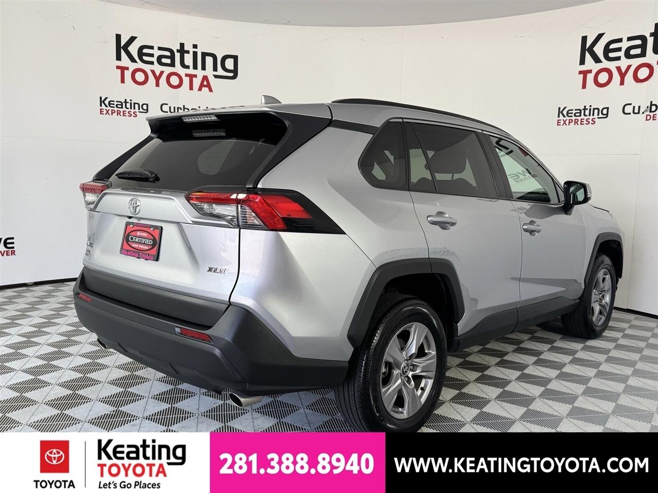 Toyota RAV4 XLE 2025