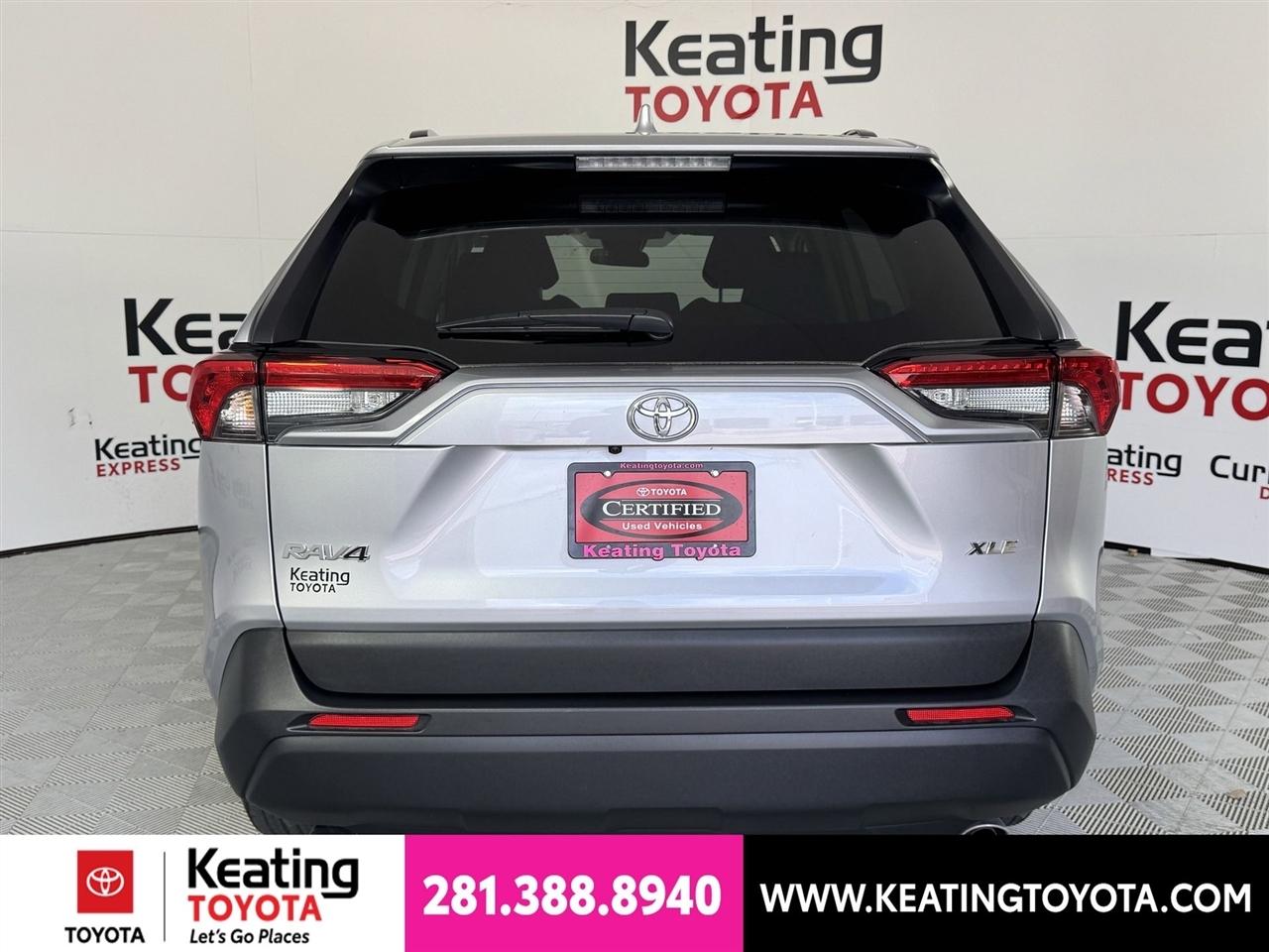 Toyota RAV4 XLE 2025