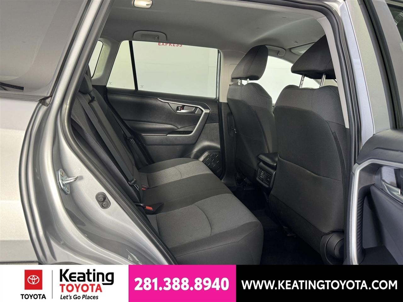 Toyota RAV4 XLE 2025