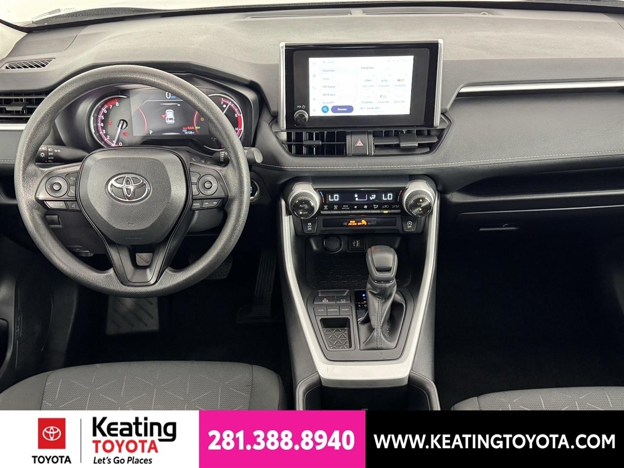 Toyota RAV4 XLE 2025