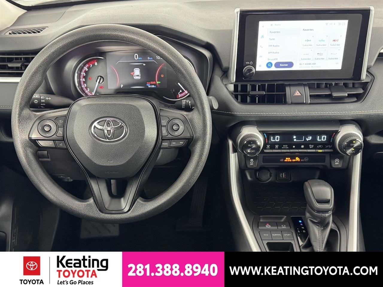 Toyota RAV4 XLE 2025