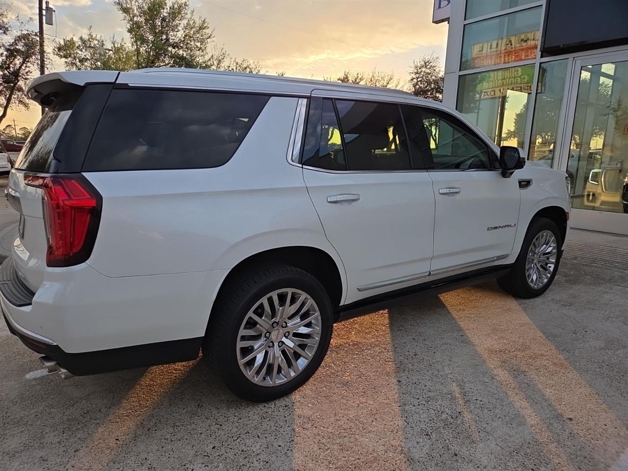 GMC Yukon Denali 2WD 2023