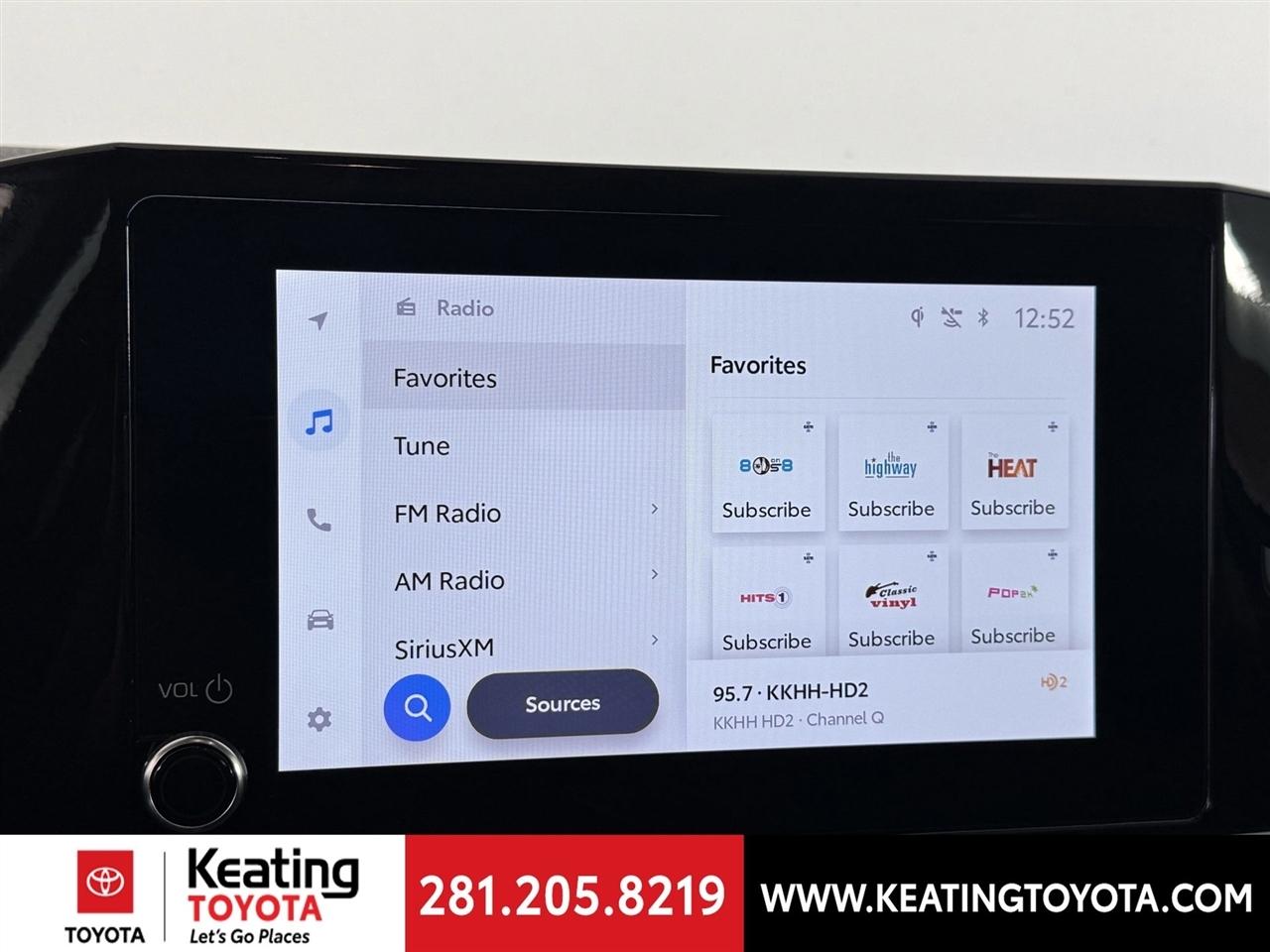 Toyota Camry Hybrid XLE 2025