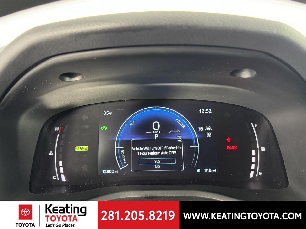 Toyota Camry Hybrid XLE 2025