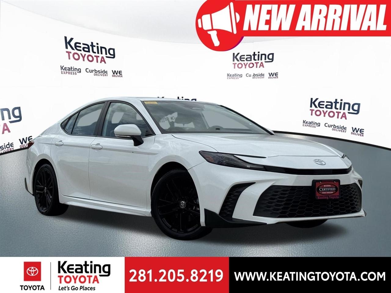 Toyota Camry Hybrid XLE 2025