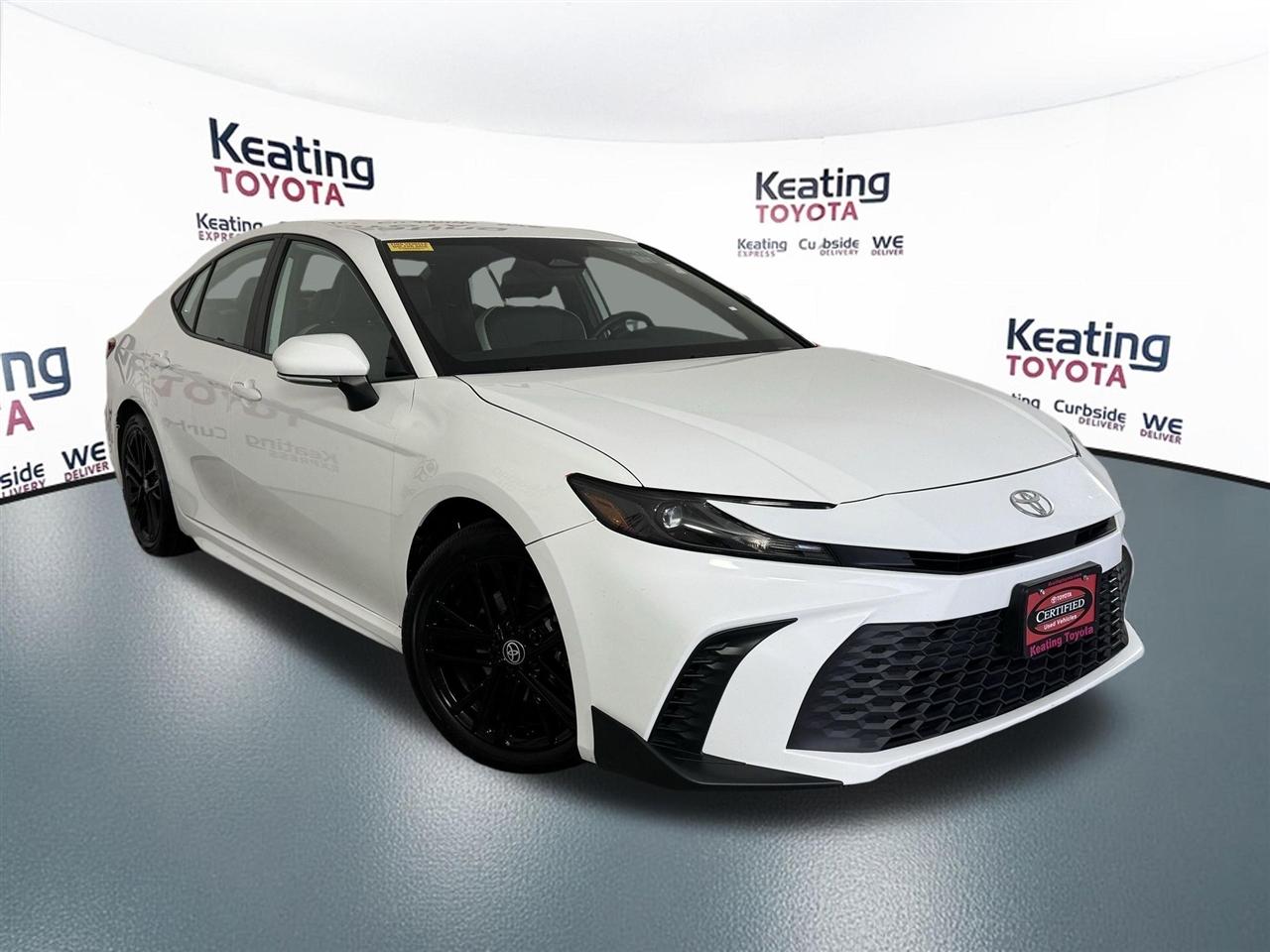 Toyota Camry Hybrid XLE 2025