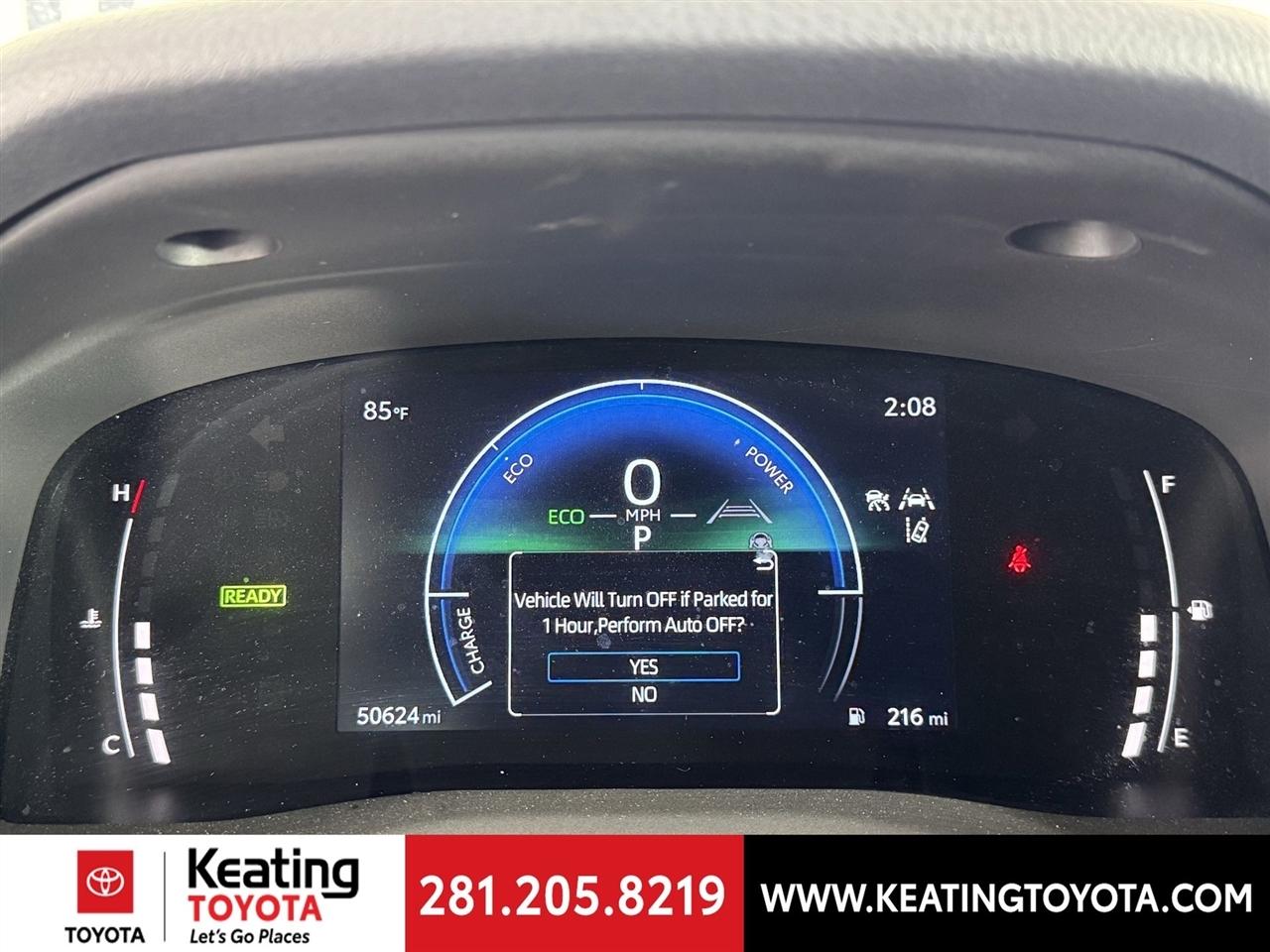 Toyota Camry Hybrid XLE 2025