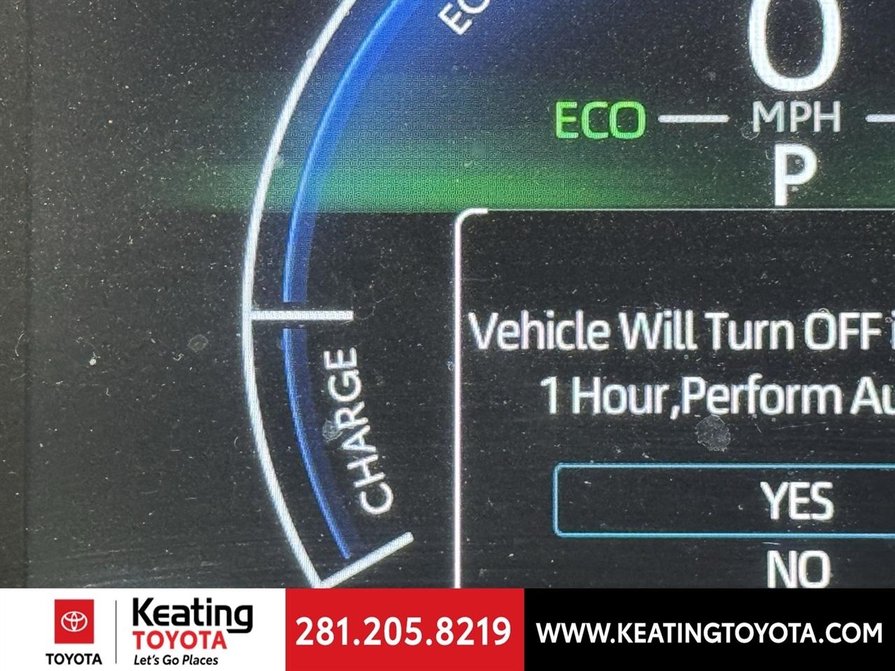 Toyota Camry Hybrid XLE 2025