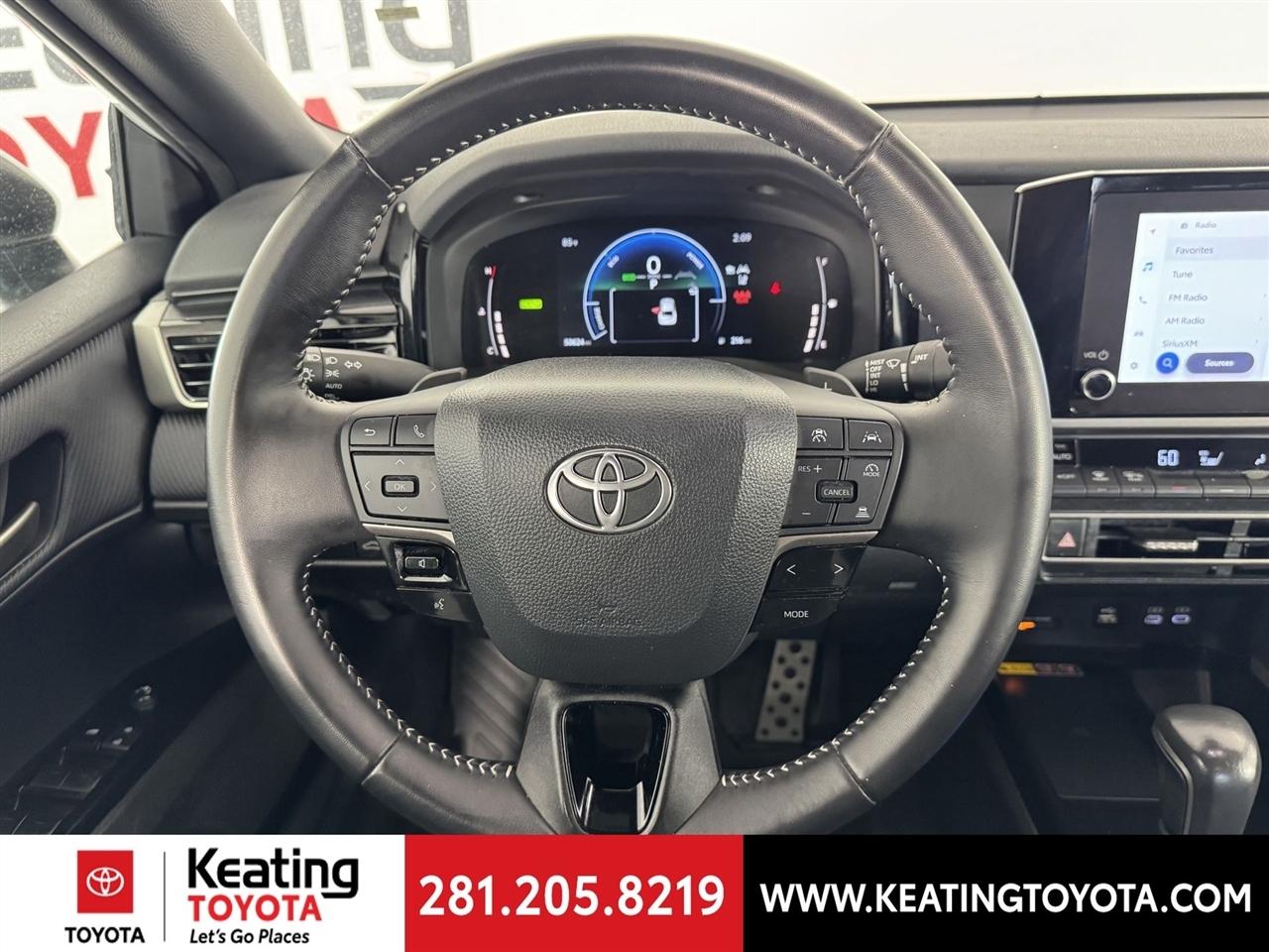 Toyota Camry Hybrid XLE 2025