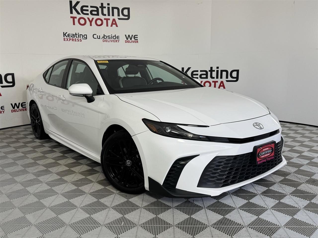 Toyota Camry Hybrid XLE 2025