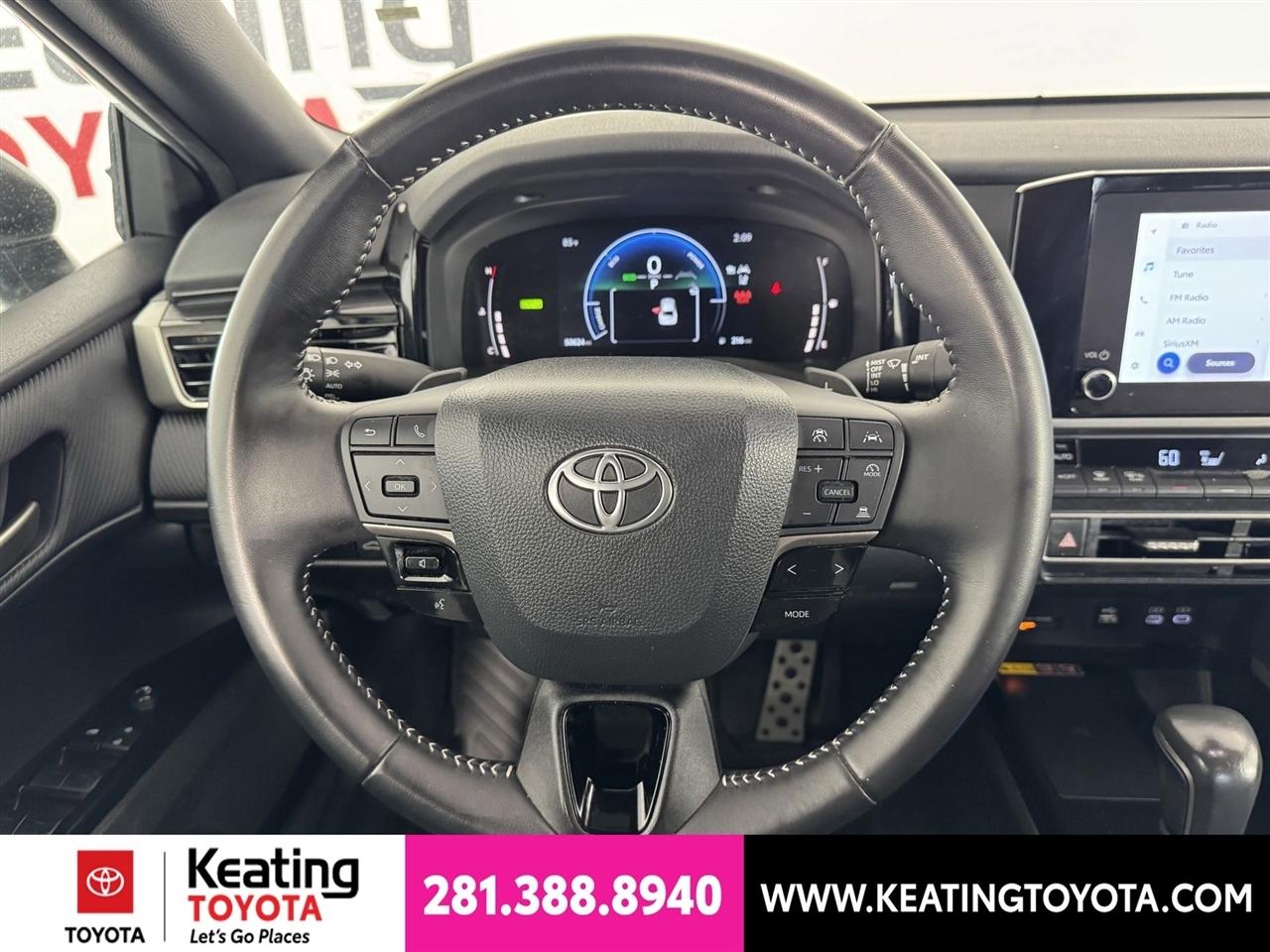 Toyota Camry Hybrid XLE 2025