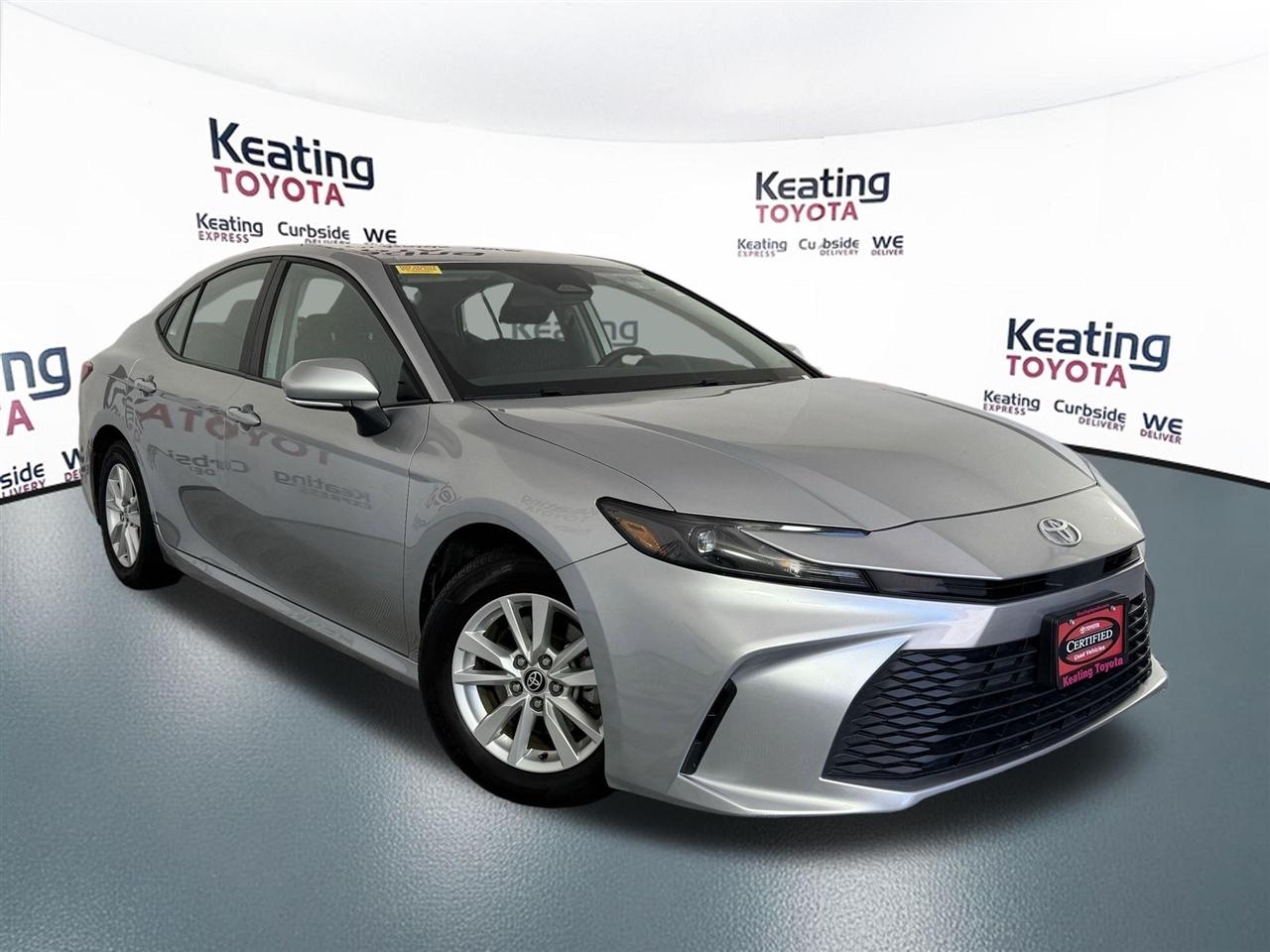 Toyota Camry Hybrid XLE 2025
