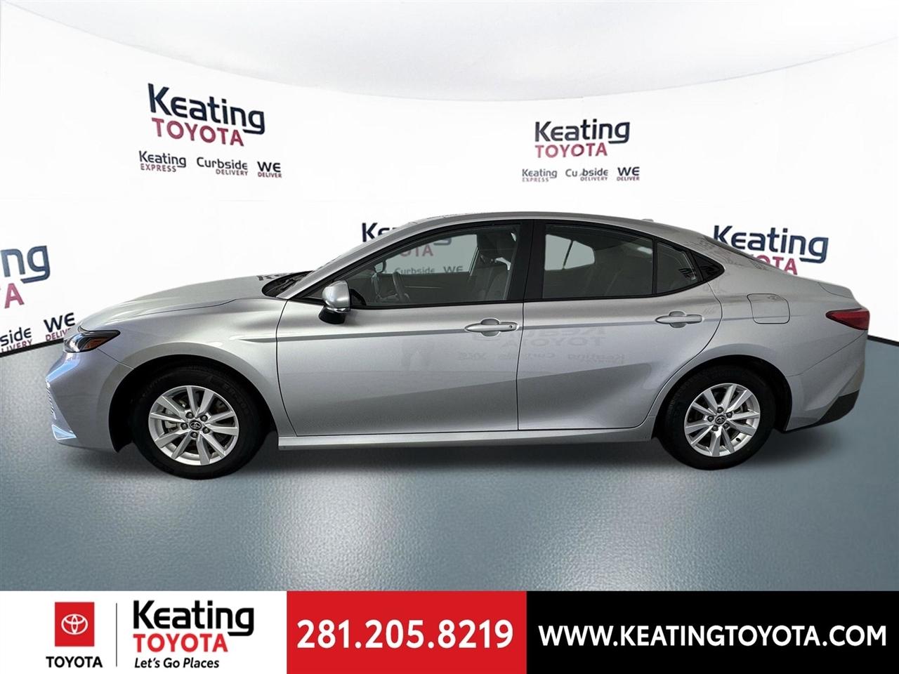 Toyota Camry Hybrid XLE 2025