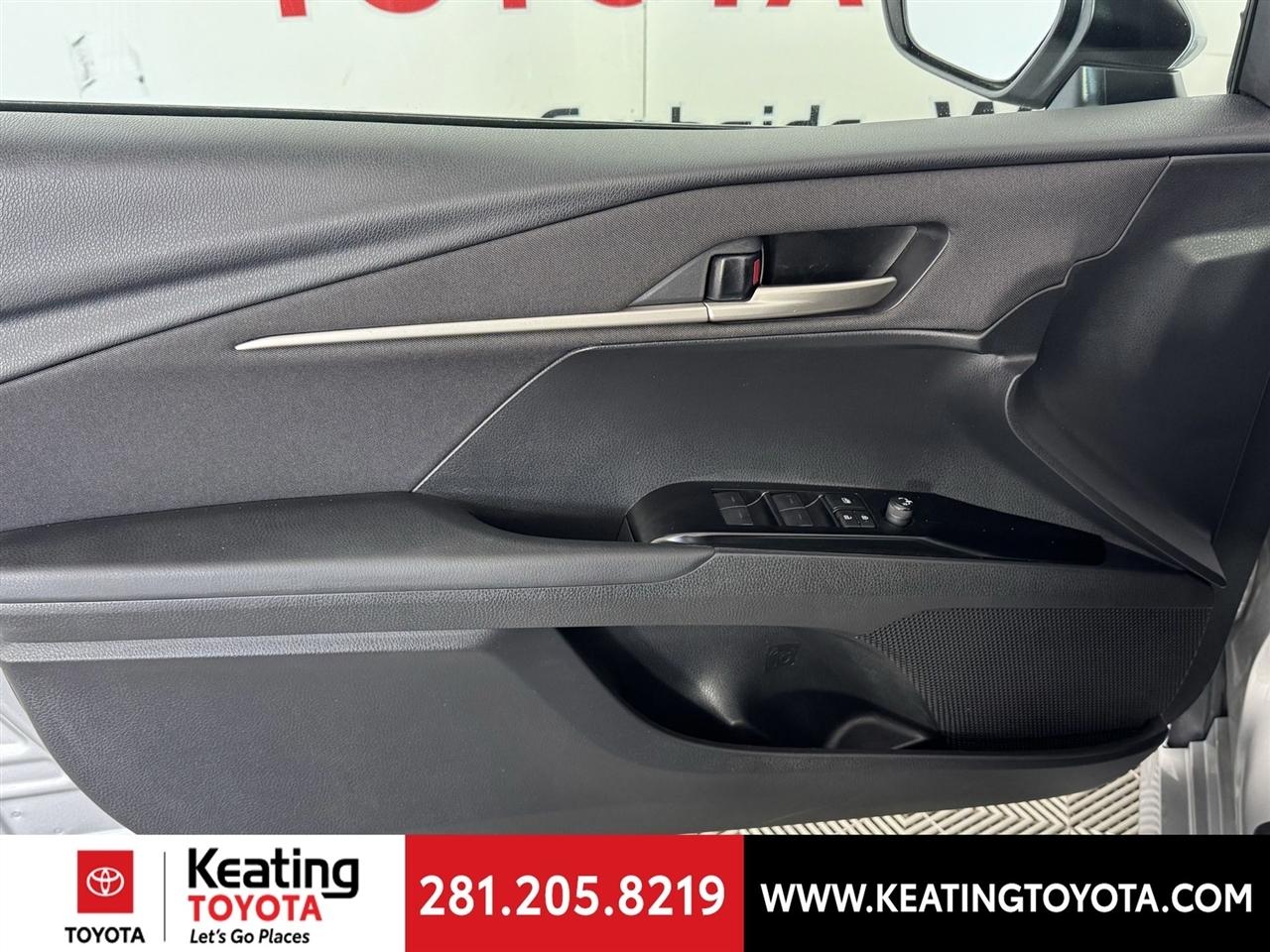 Toyota Camry Hybrid XLE 2025