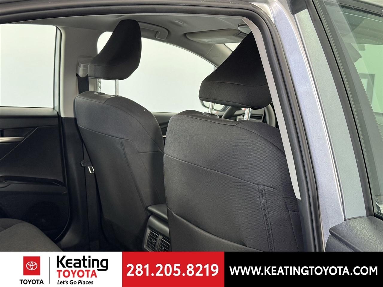 Toyota Camry Hybrid XLE 2025