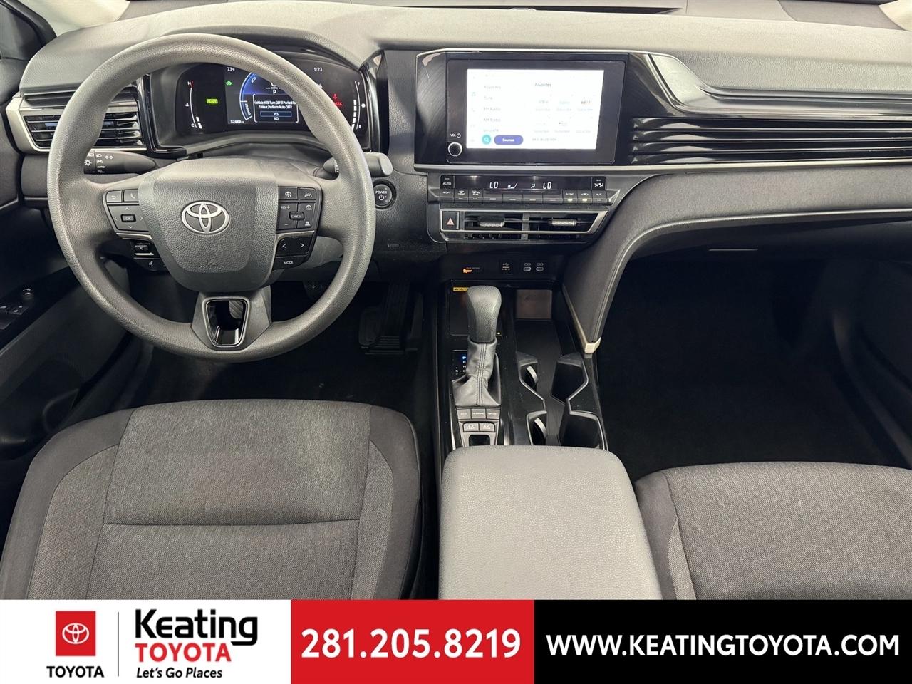 Toyota Camry Hybrid XLE 2025