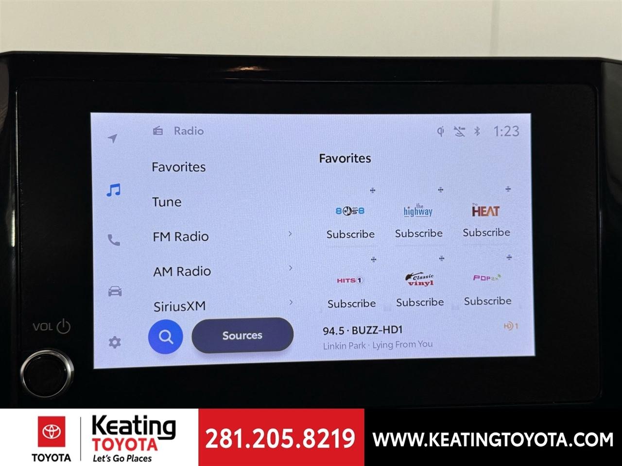 Toyota Camry Hybrid XLE 2025