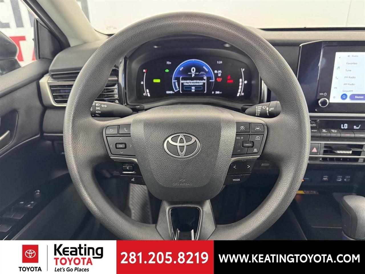 Toyota Camry Hybrid XLE 2025