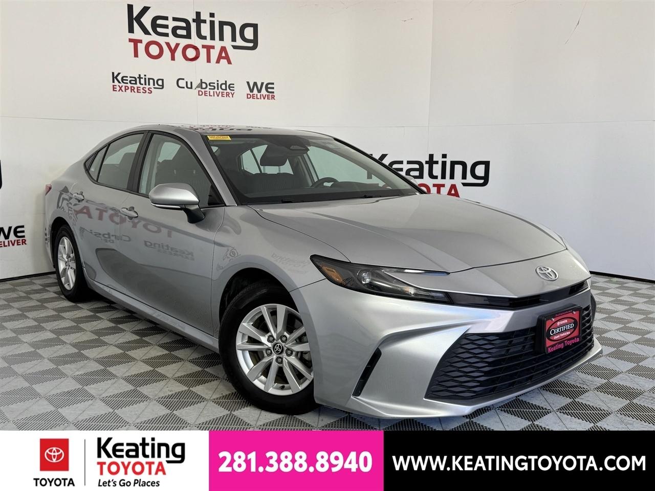 Toyota Camry Hybrid XLE 2025