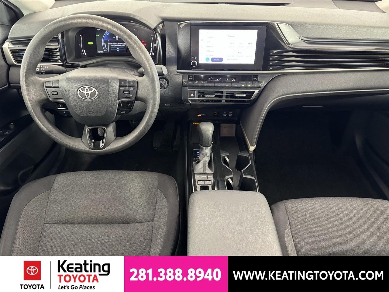 Toyota Camry Hybrid XLE 2025