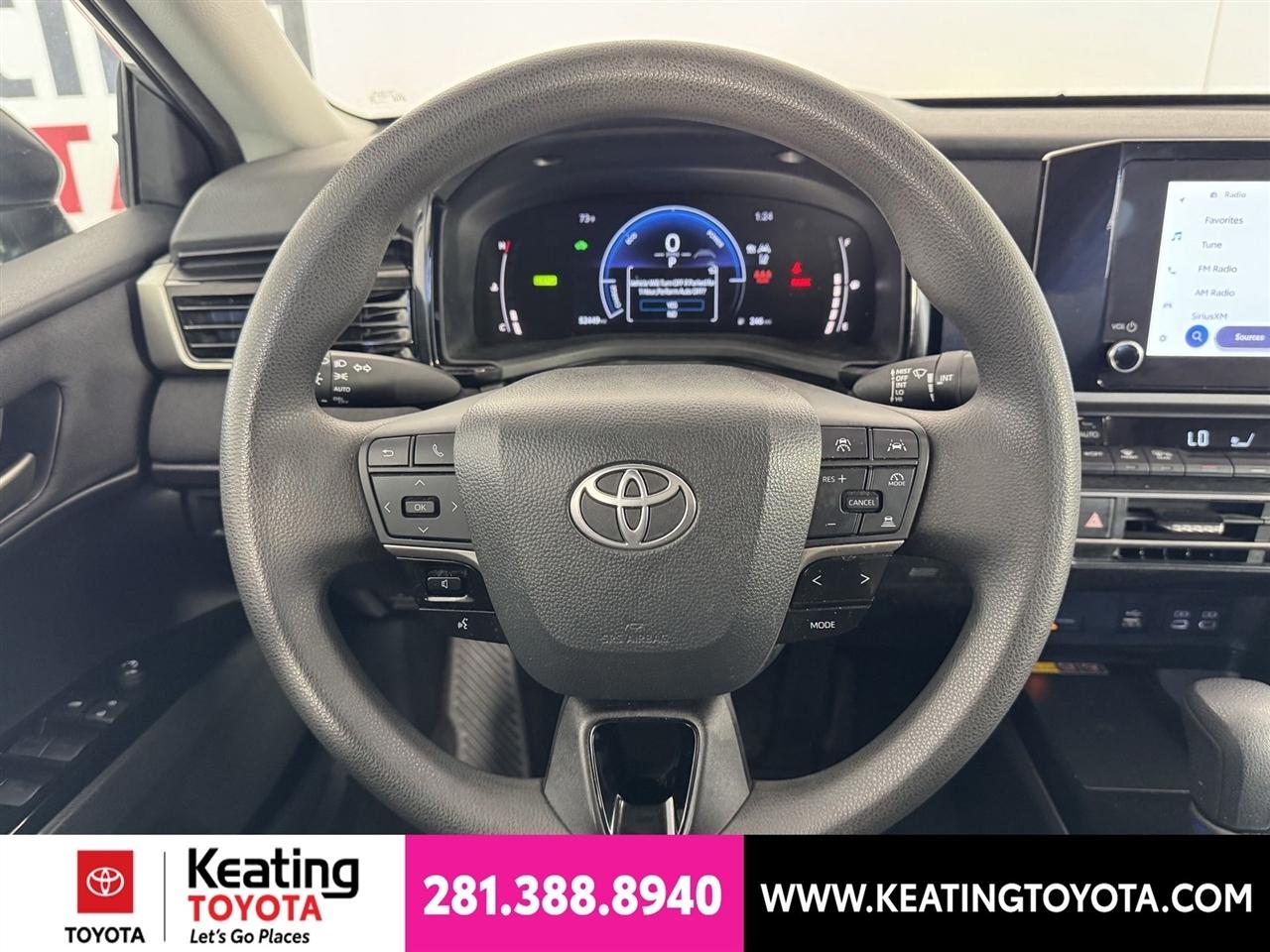 Toyota Camry Hybrid XLE 2025