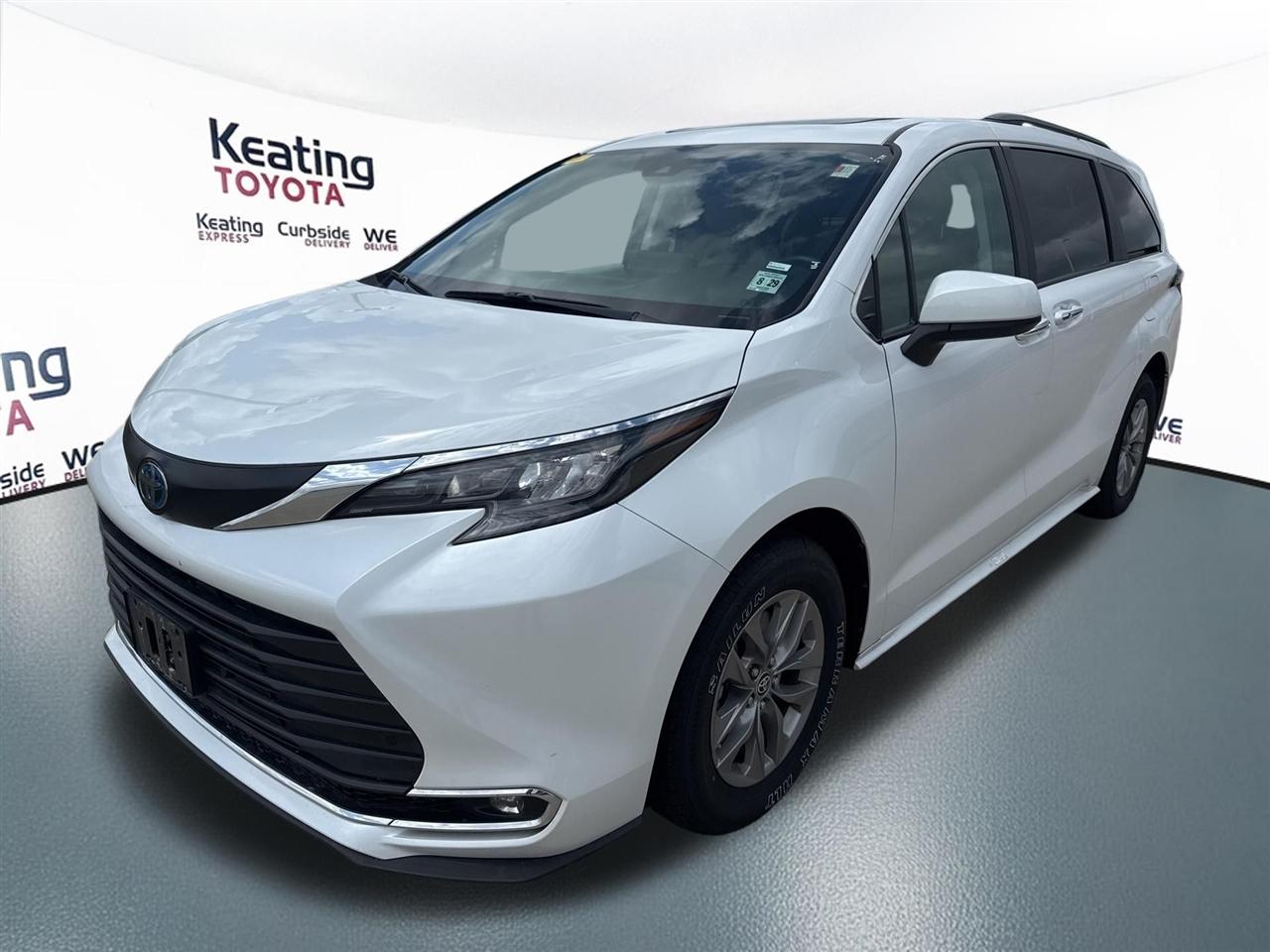 Toyota Sienna XLE 7-Passenger 2024