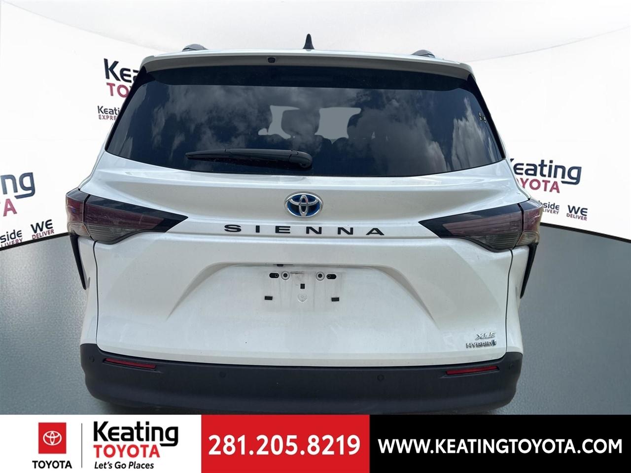 Toyota Sienna XLE 7-Passenger 2024