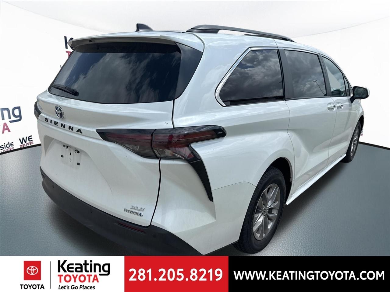 Toyota Sienna XLE 7-Passenger 2024