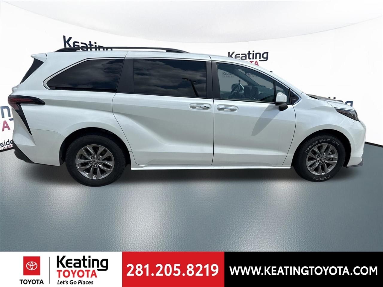 Toyota Sienna XLE 7-Passenger 2024