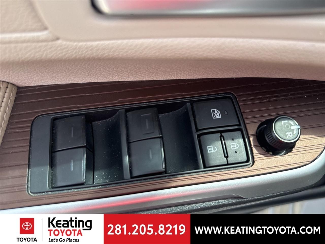 Toyota Sienna XLE 7-Passenger 2024