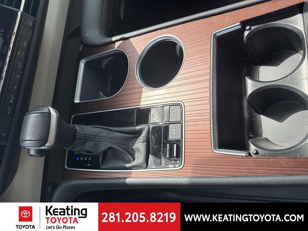 Toyota Sienna XLE 7-Passenger 2024