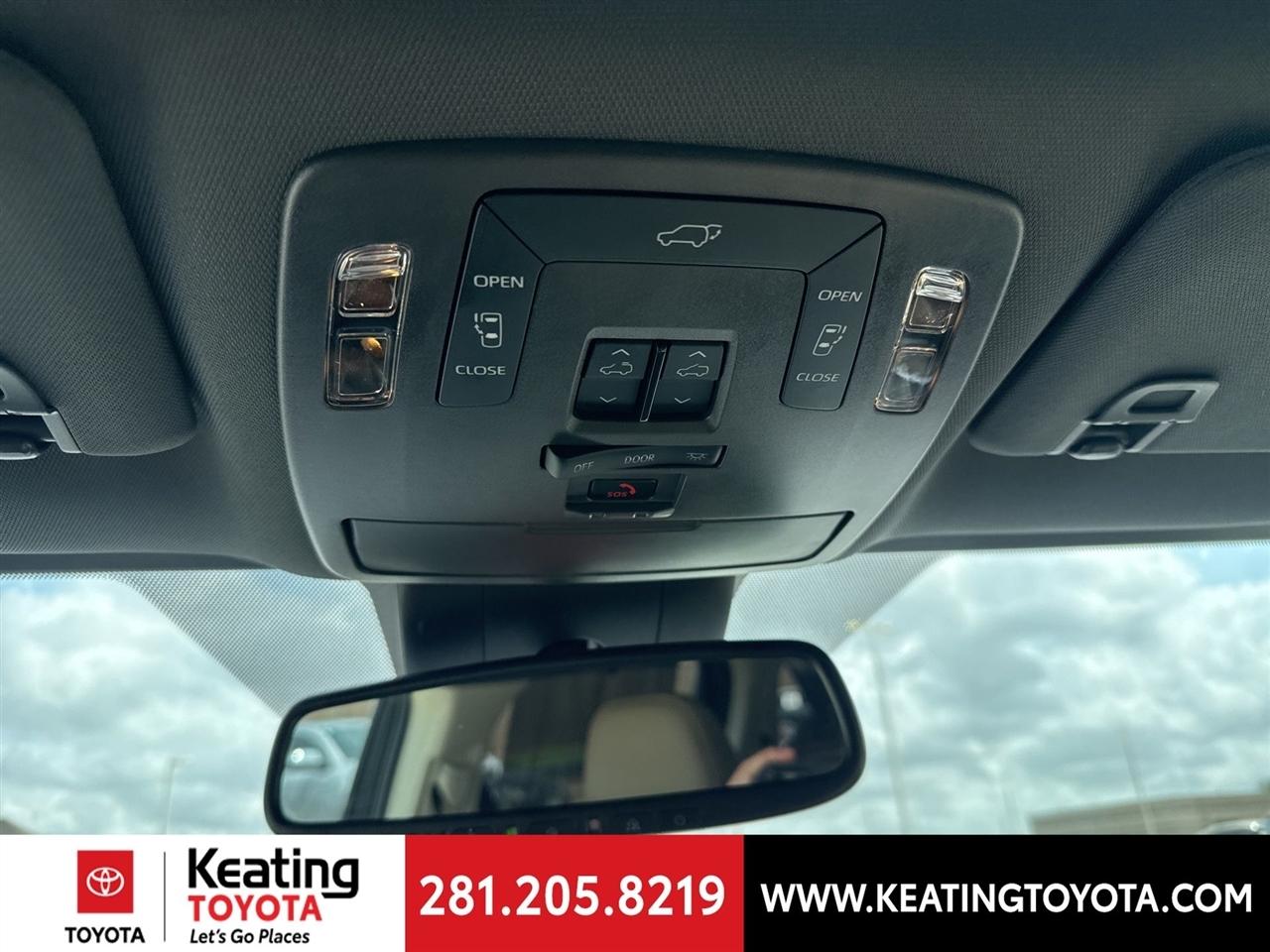 Toyota Sienna XLE 7-Passenger 2024