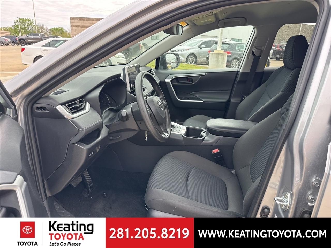 Toyota RAV4 Hybrid LE 2025