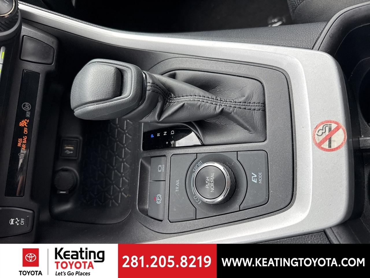 Toyota RAV4 Hybrid LE 2025