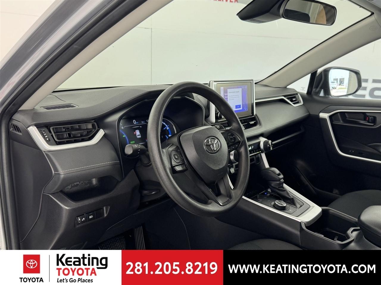 Toyota RAV4 Hybrid LE 2025