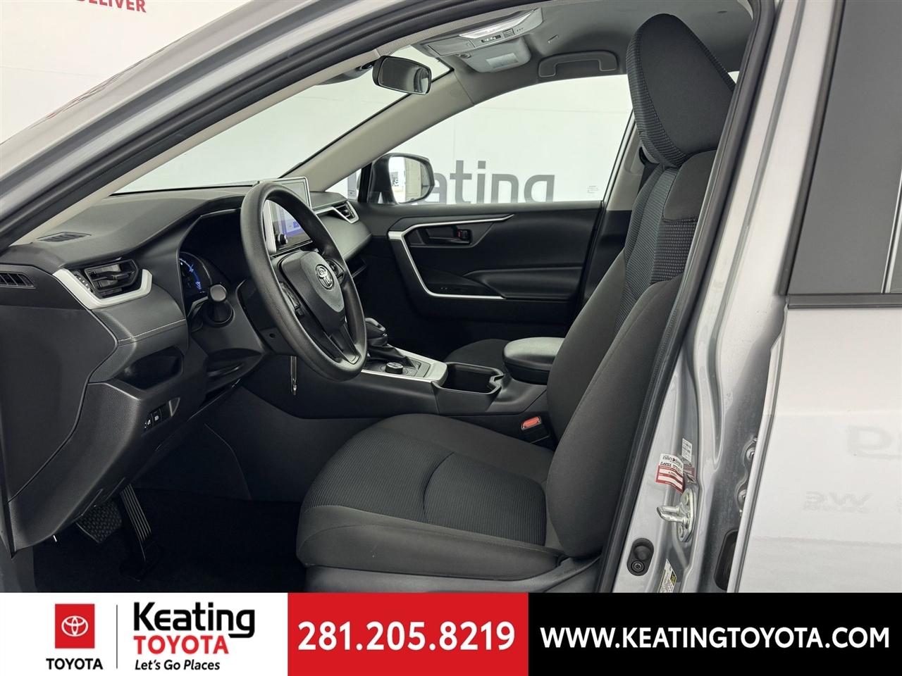 Toyota RAV4 Hybrid LE 2025