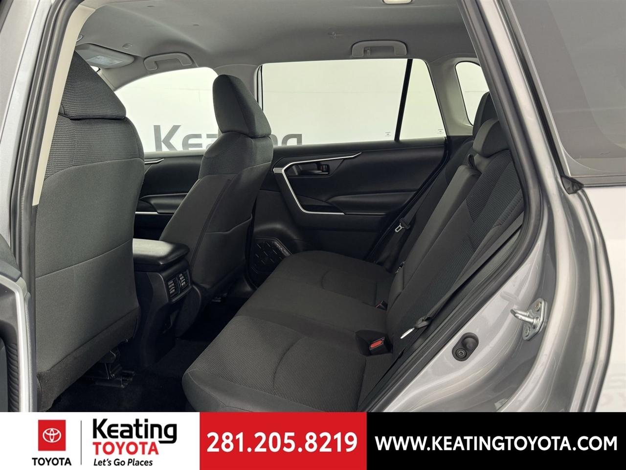 Toyota RAV4 Hybrid LE 2025