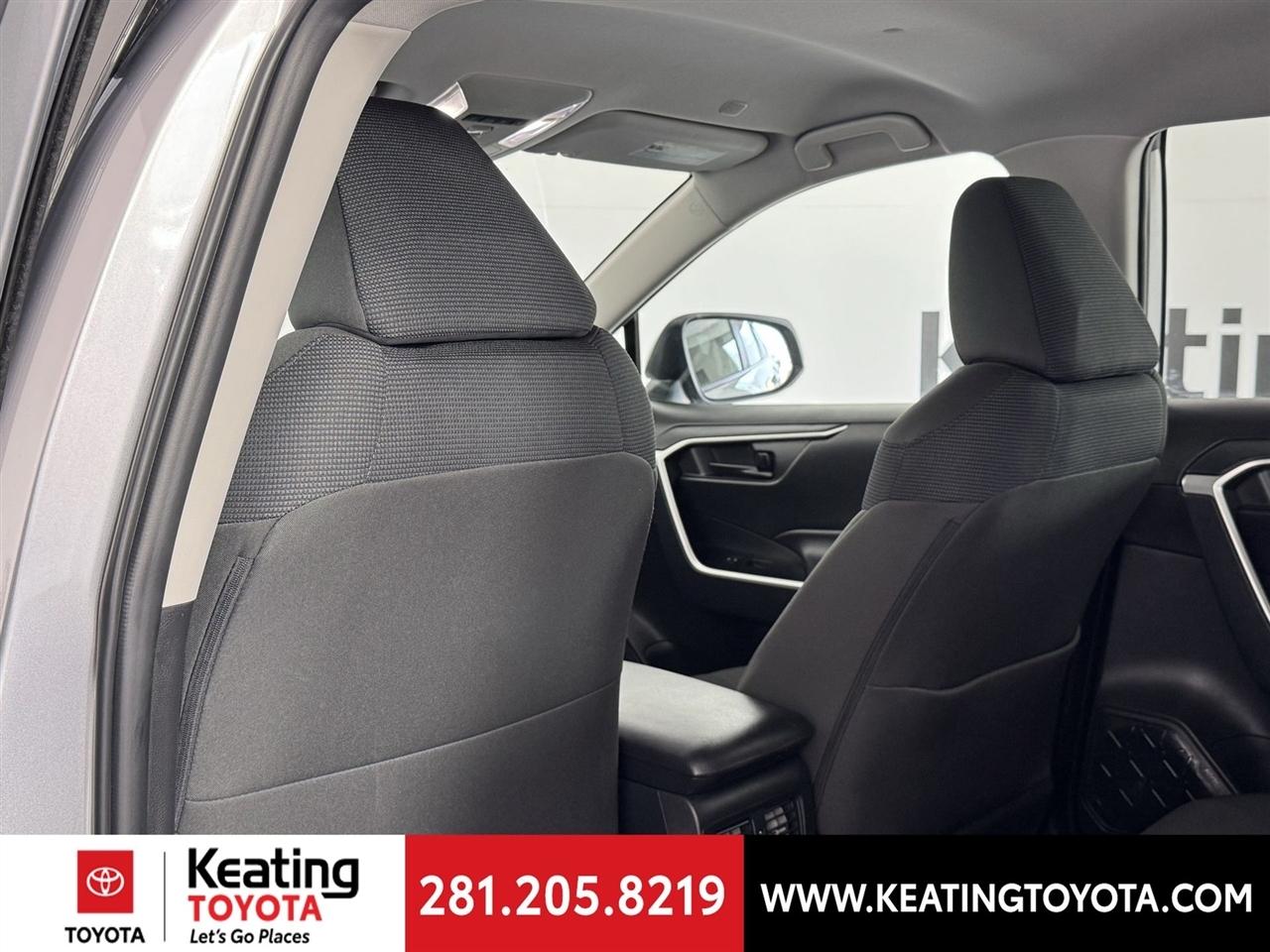 Toyota RAV4 Hybrid LE 2025