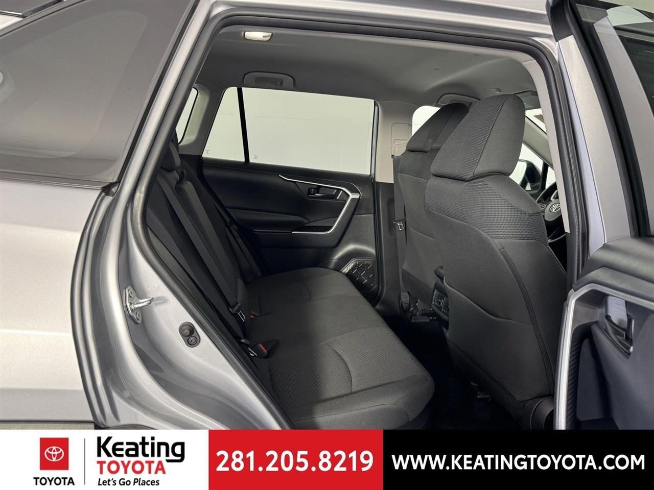 Toyota RAV4 Hybrid LE 2025